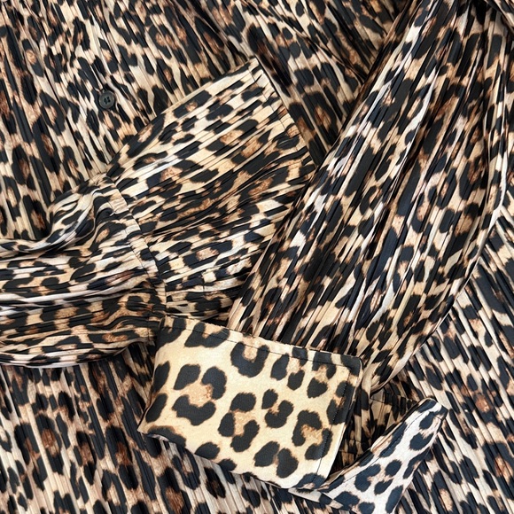 Good American Leopard Print Blouse size 3/4 (fits 1x/2x) - Picture 3 of 3